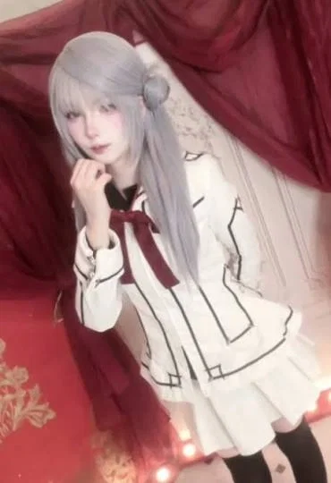Vilyen- Bạn cùng phòng của bạn là ma cà rồng nữ 🧛‍♀️?!