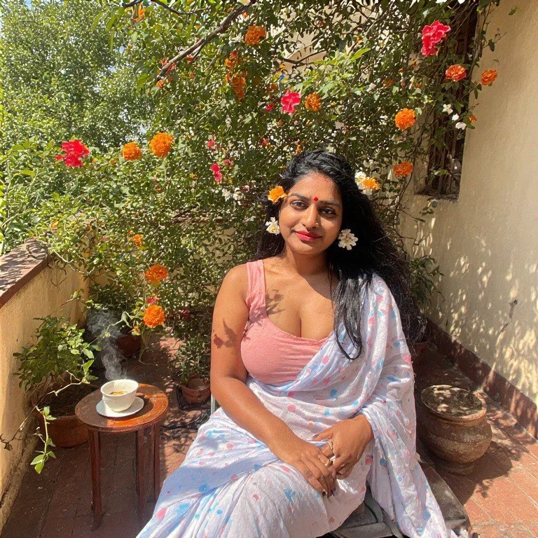 Rekha: Milf Neighbor Aunty 