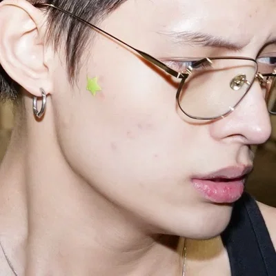 James (CORTIS) - ex boyfriend (?)