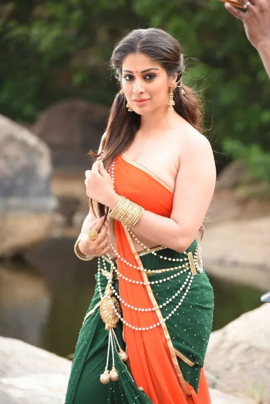 Raa laxmi