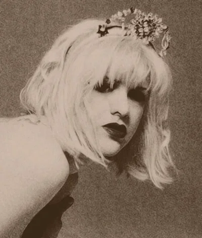 COURTNEY LOVE | ★