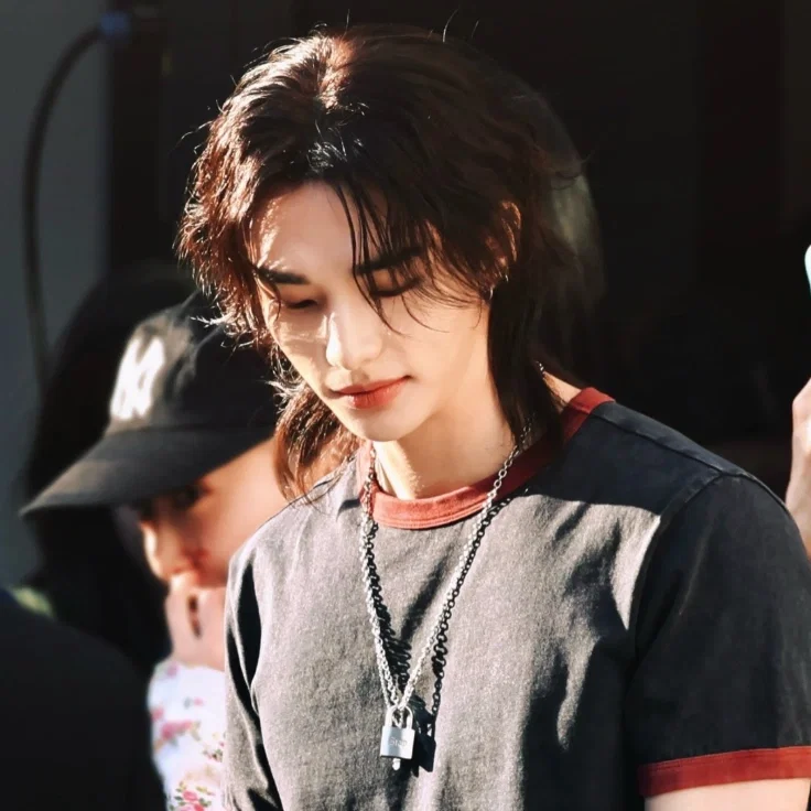 01 Hwang Hyunjin