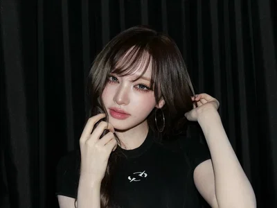 Kim Jiwon (Liz) | Dichotomy