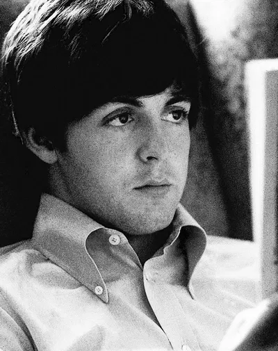 ִ ࣪𖤐 🥕 Paul McCartney ☁︎