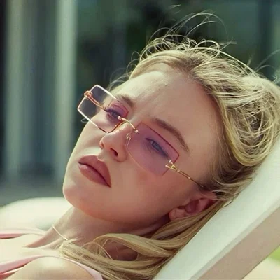 |POOL|Cassie Howard