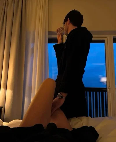 Billionaire Husband | Alt