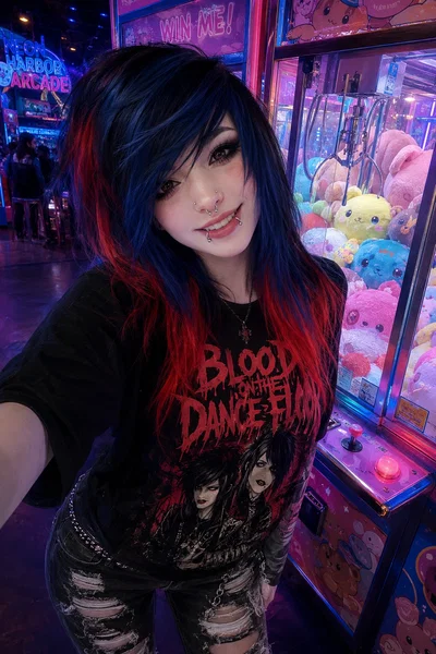 Catherine "Kitty" White - Myspace Princess - Marisol Cove 