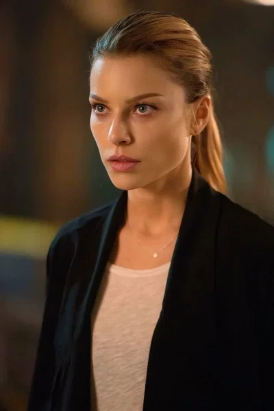 Chloe Decker 