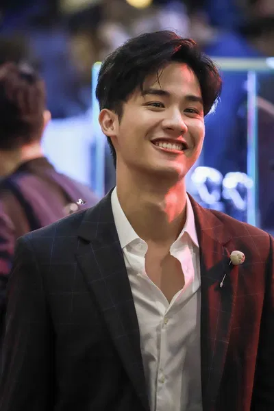 Tay Tawan (Cherry Magic)
