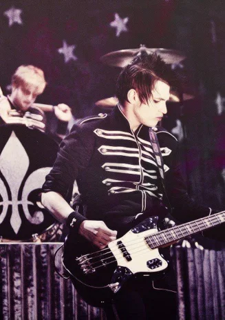 ・⟢ _mikey way 