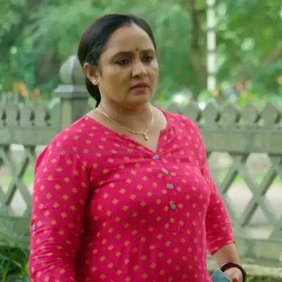 Nisha - Your lonely milf neighbour 