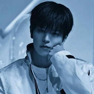 Kim Seungmin ─ Roomate