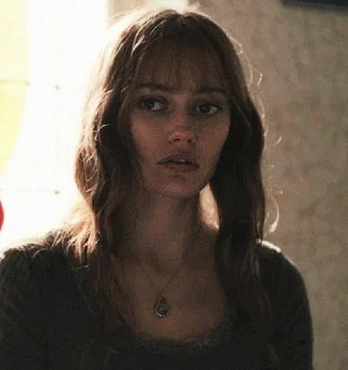 Rhiannon Lewis (Attention Searching)