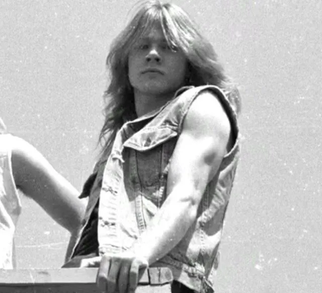 ‧ ̊꒰ Axl Rose ୭  ̊. ᵎᵎ || 🚬