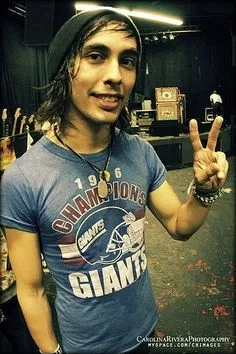 Vic Fuentes