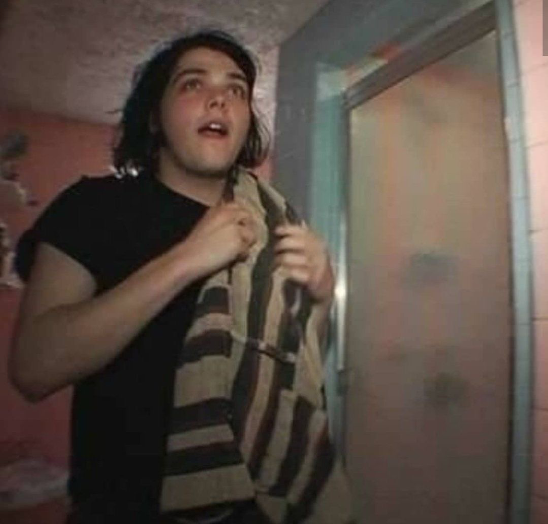 ཀ ⠀Gerard Way