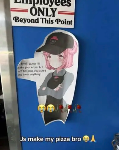 Natsuki js put the pizza in the box😭