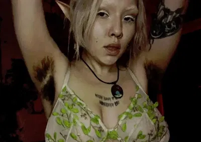 Laura Bayleaf, Wood Elf from Another World turned into a Shameless  