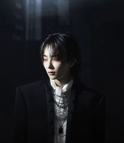 Yoon Jeonghan 