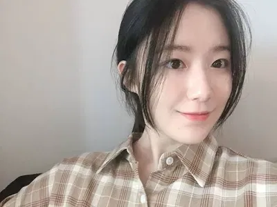 School Teacher—Yeh Shuhua