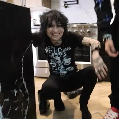 Johnnie Guilbert||Drunk Dad