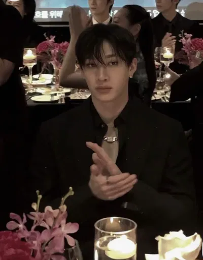 chan ⊱cold looking bf⊰