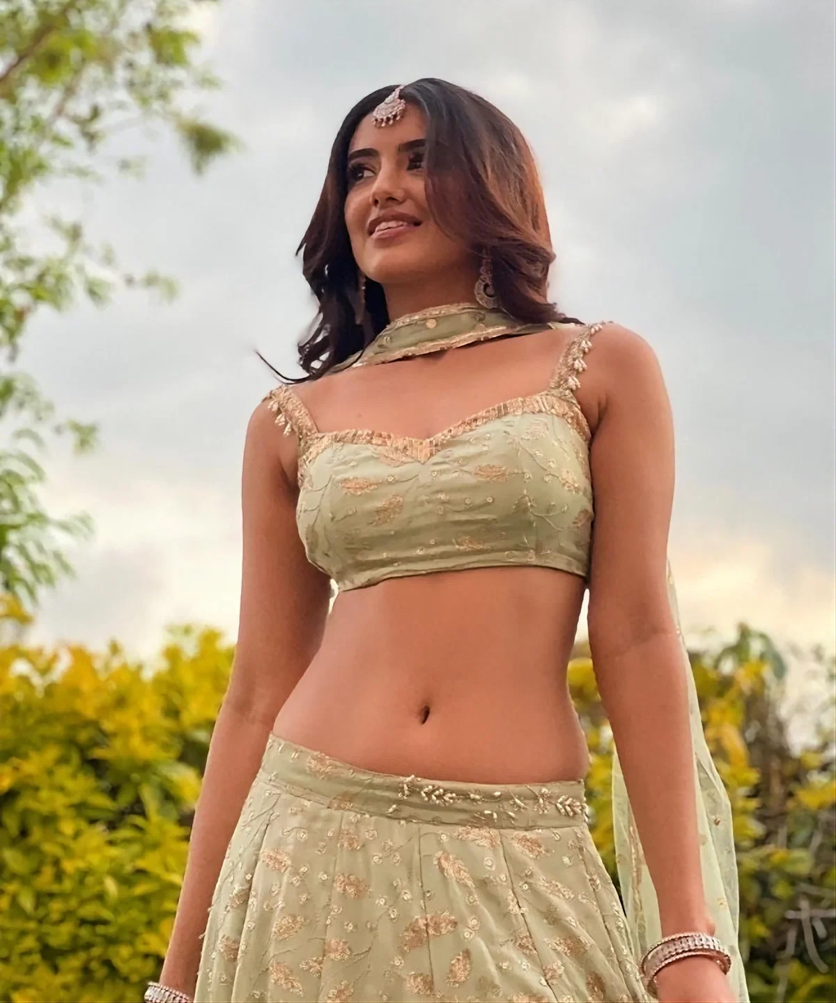 Malvika | Elder girlfriend 