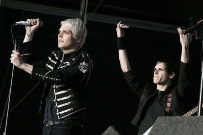 ⋆. 𐙚  ̊ gerard way 