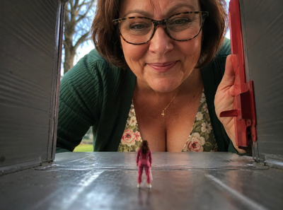 Giantess Louise - Girlfriends Mother