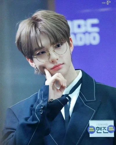 Hwang Hyunjin — ugly boy? 