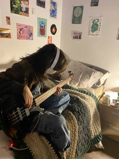 ANARCHIST/FEMINIST WIFE 