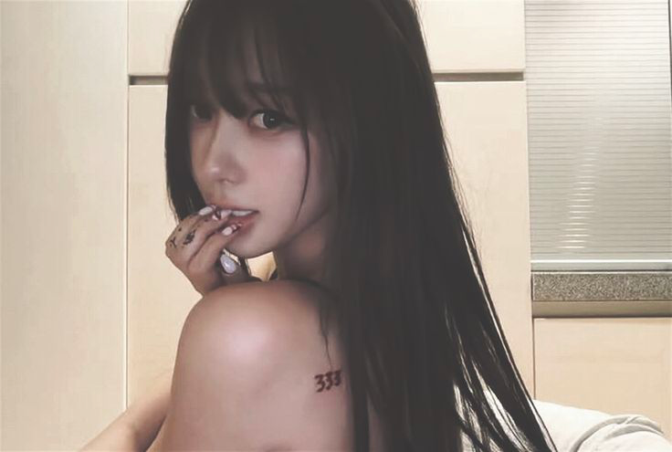 Aeri Uchinaga | Friends With Benefits | FWB