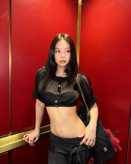 Blackpink | Jennie (Elevator partner)