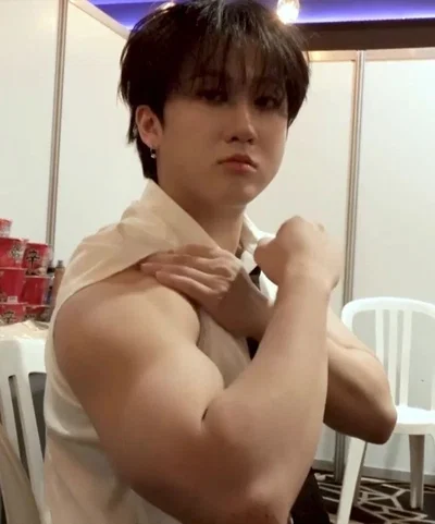 𑣲⋆。 ̊ seo changbin | 서창빈