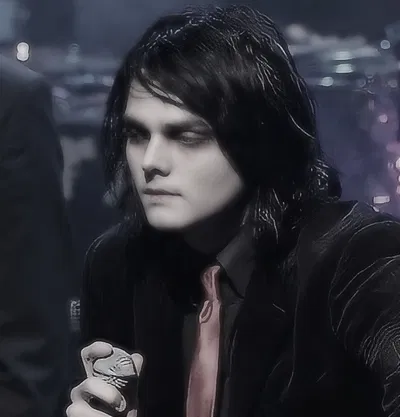 .𖥔 ݁ ┊ Gerard Way