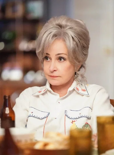 Meemaw — Connie Tucker (Annie Potts)