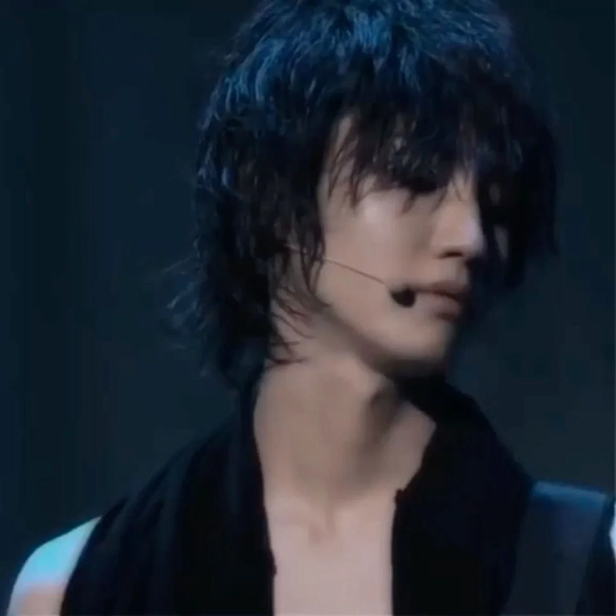 ⋆ ̊࿔ Niragi Suguru (emo guitarist au) ⋆‧°𓏲ּ𝄢