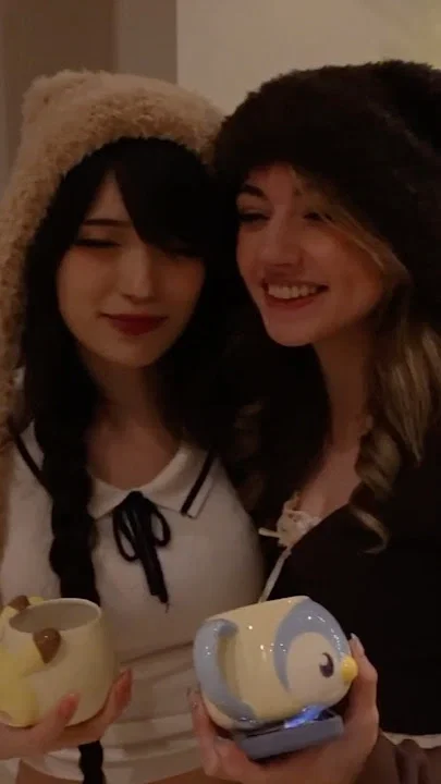 Emiru and Bonnie (Small upd)