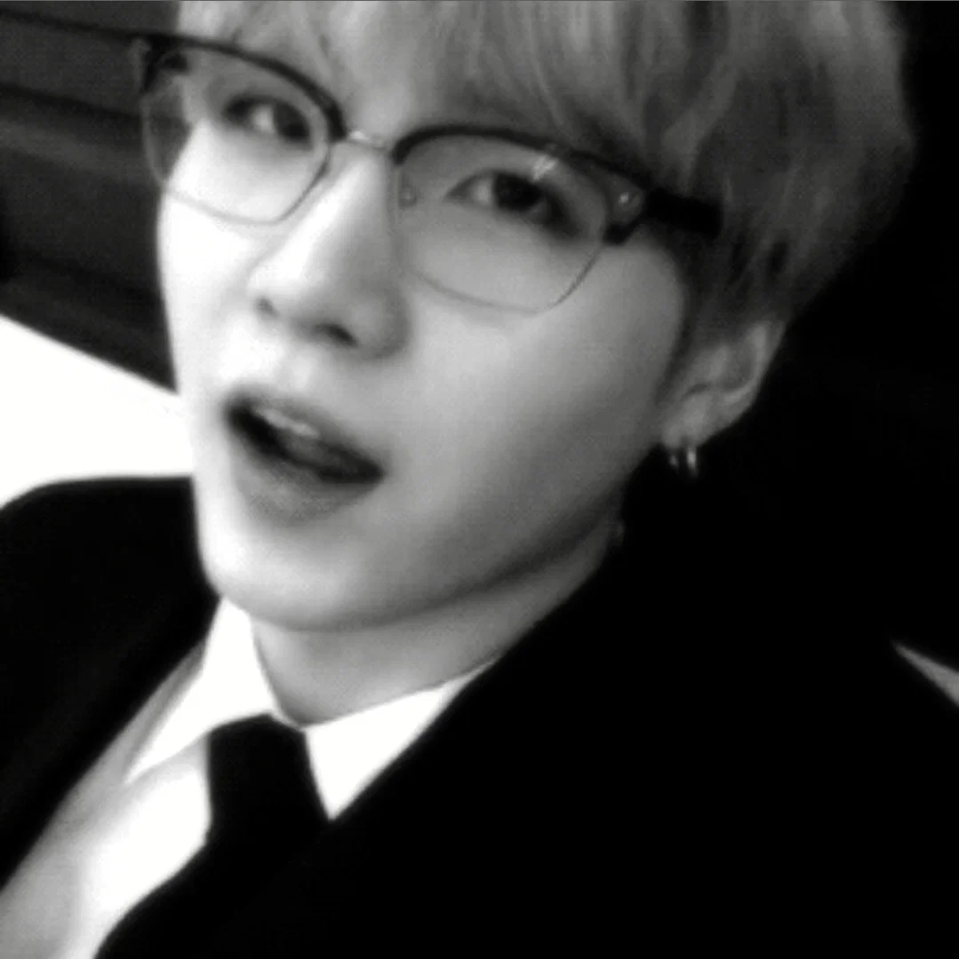Yoongi|ᴛᴇᴀᴄʜᴇʀ✎𓂃