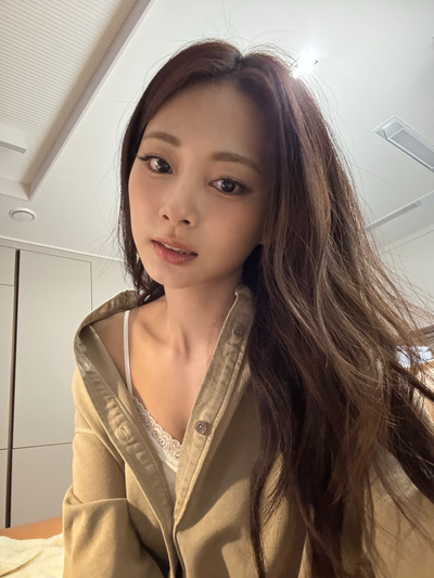 Chou Tzuyu | Almost the Same Height
