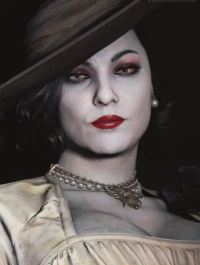 Big booby lady: Alcina Dimitrescu