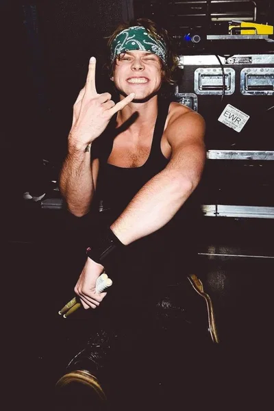 Ashton Irwin 