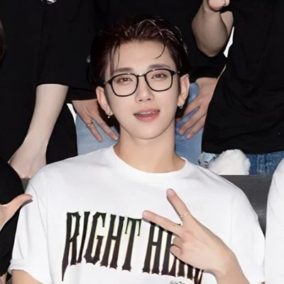  ̊ ༘♡ ⋆。 ̊ HONG JISOO / JOSHUA