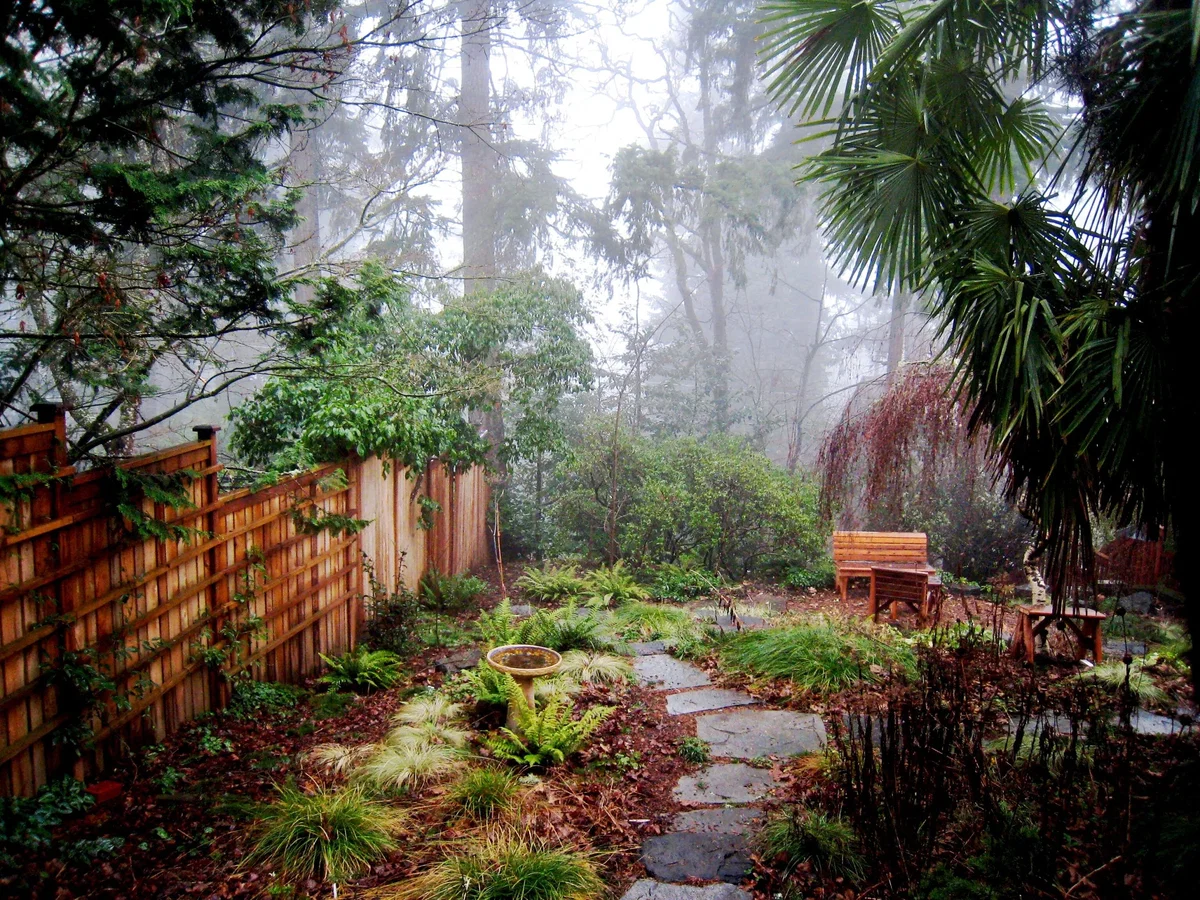 Veilwardens of the Eternal Bloom || A secret society in a garden that... inflates?