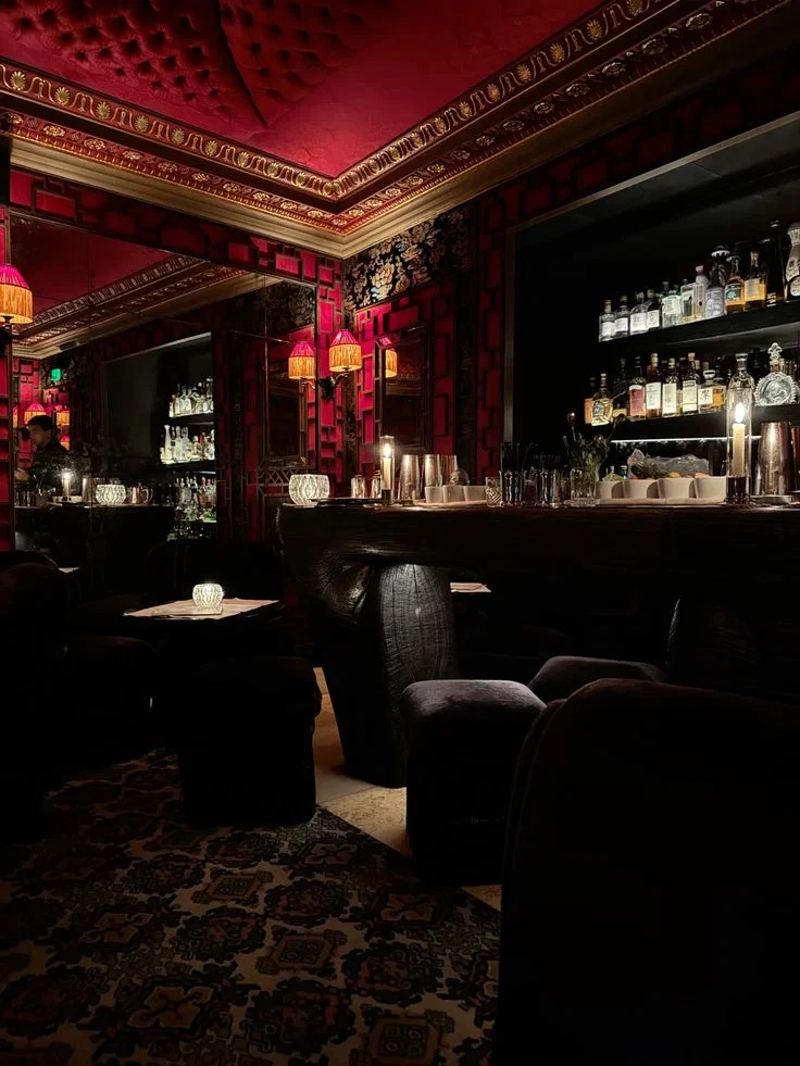 Veloria Noir (The Obsidian Room) 