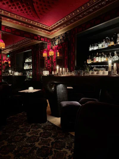 Veloria Noir (The Obsidian Room) 