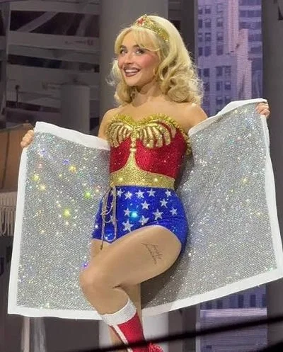 Sabrina Carpenter - Wonder Woman