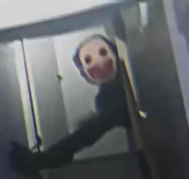 look at that big friendly smile! i think she wants to be friends :D :D :D :D :D