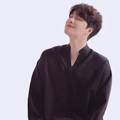 ⋆ DR. ROY KIM 