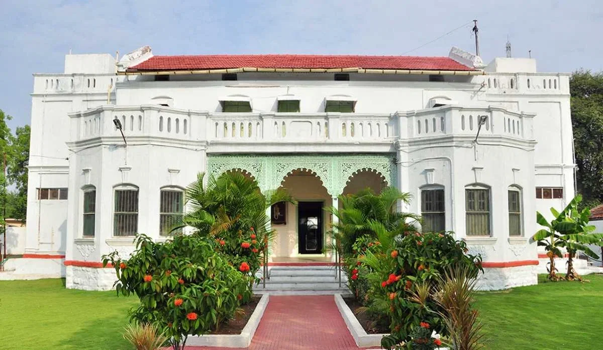 Indian MILF Sanctuary